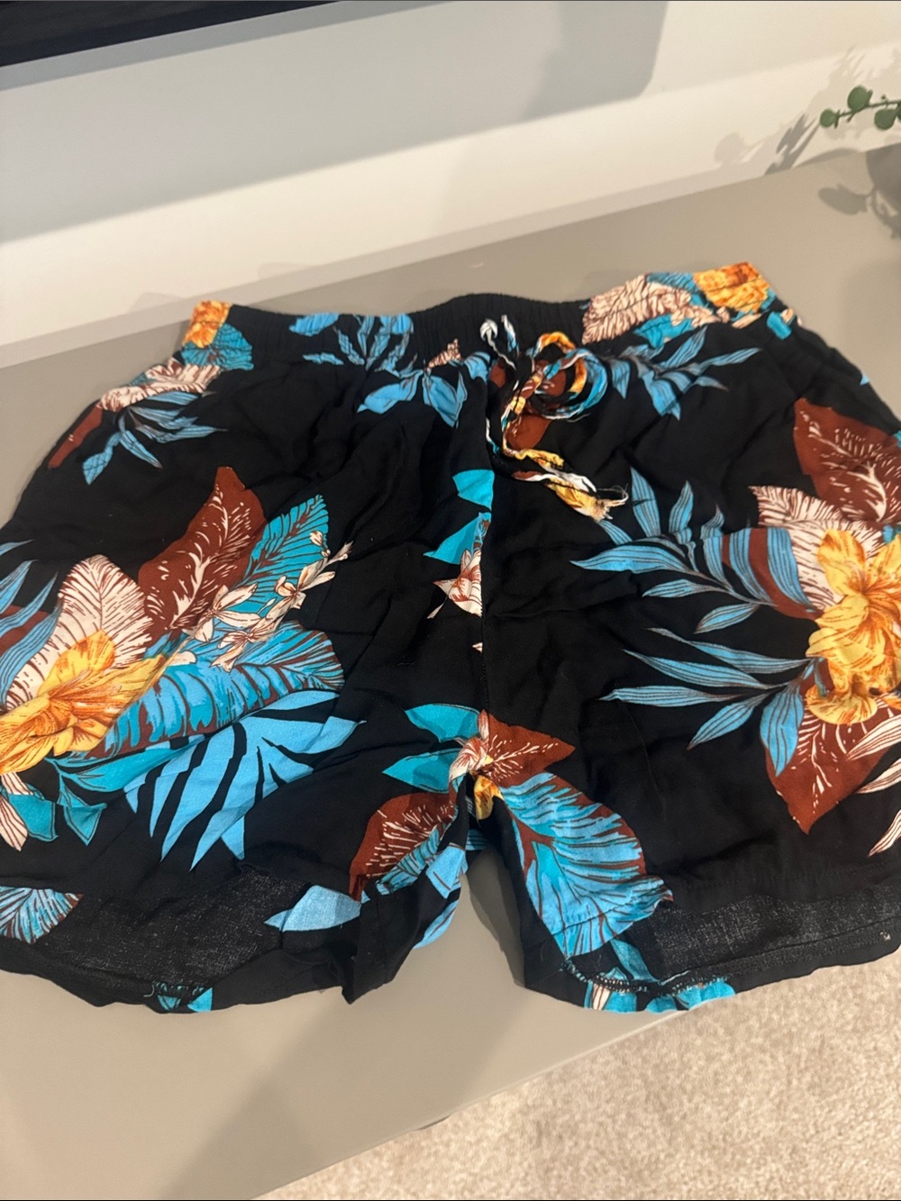 Women’s Black Tropical Floral Drawstring Shorts